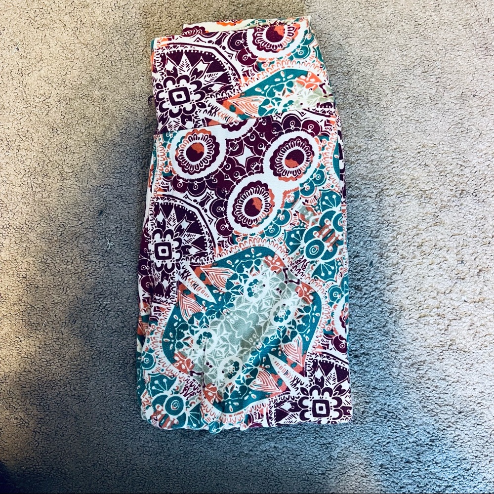 ❌SOLD❌ LuLaRoe OS Pink Patterned Leggings